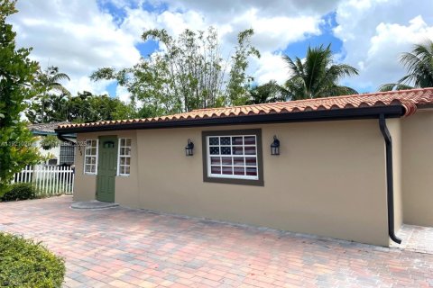 Casa en venta en Miami, Florida, 2 dormitorios, 97.36 m2 № 1975214 - foto 2