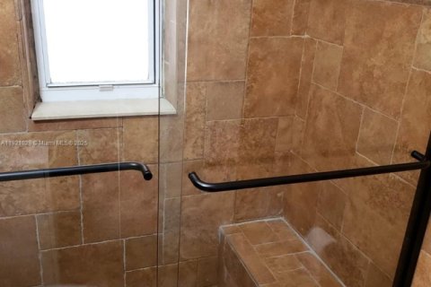 Casa en venta en Miami, Florida, 2 dormitorios, 97.36 m2 № 1975214 - foto 18