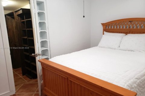 Casa en venta en Miami, Florida, 2 dormitorios, 97.36 m2 № 1975214 - foto 13