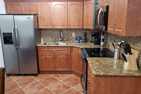 Casa en venta en Miami, Florida, 2 dormitorios, 97.36 m2 № 1975214 - foto 9