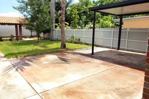 Casa en venta en Miami, Florida, 2 dormitorios, 97.36 m2 № 1975214 - foto 28