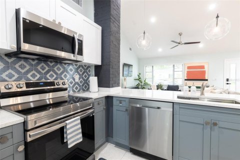 Villa ou maison à vendre à Tampa, Floride: 3 chambres, 142.98 m2 № 1907485 - photo 8