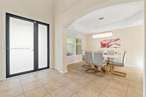 Villa ou maison à vendre à Homestead, Floride: 5 chambres, 263.56 m2 № 1944610 - photo 12