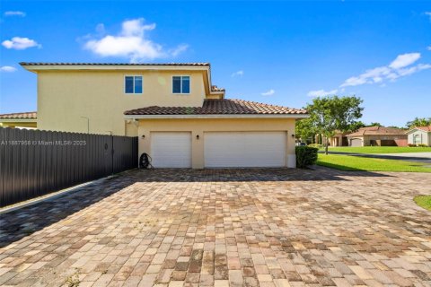 Villa ou maison à vendre à Homestead, Floride: 5 chambres, 263.56 m2 № 1944610 - photo 8