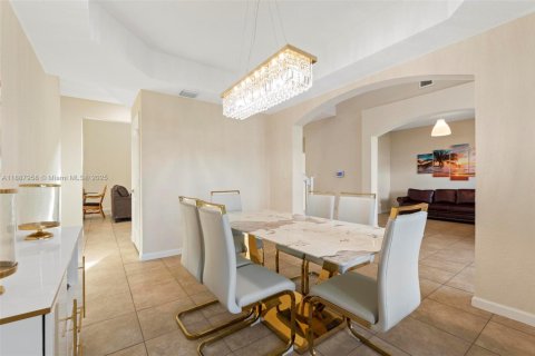 Villa ou maison à vendre à Homestead, Floride: 5 chambres, 263.56 m2 № 1944610 - photo 13