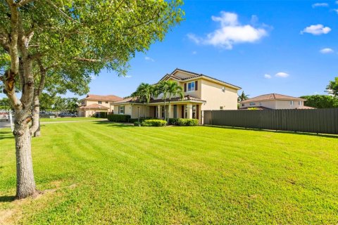 Villa ou maison à vendre à Homestead, Floride: 5 chambres, 263.56 m2 № 1944610 - photo 3