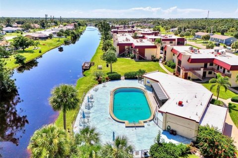 Condo in Rotonda, Florida, 1 bedroom  № 1767190 - photo 5
