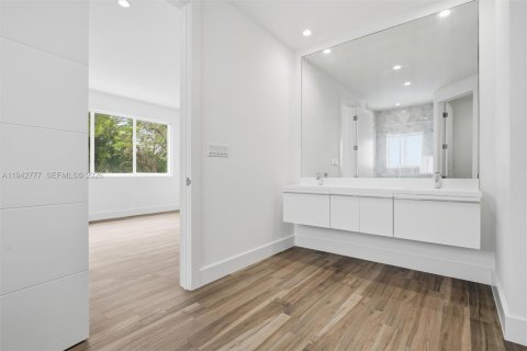 Touwnhouse à vendre à Miami, Floride: 3 chambres, 189.43 m2 № 2000139 - photo 28