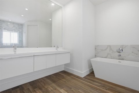 Touwnhouse à vendre à Miami, Floride: 3 chambres, 189.43 m2 № 2000139 - photo 26