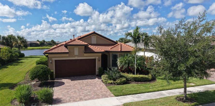 House in Sarasota, Florida 2 bedrooms, 176.79 sq.m. № 1886199