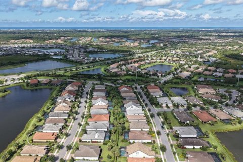 House in Sarasota, Florida 2 bedrooms, 176.79 sq.m. № 1886199 - photo 3
