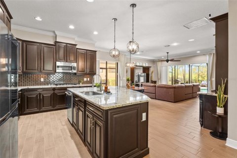 House in Bradenton, Florida 4 bedrooms, 283.07 sq.m. № 1822387 - photo 7