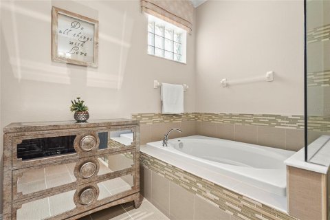 House in Bradenton, Florida 4 bedrooms, 283.07 sq.m. № 1822387 - photo 26