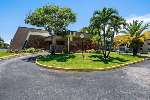 Copropriété à vendre à Tamarac, Floride: 1 chambre, 63.17 m2 № 1946494 - photo 19