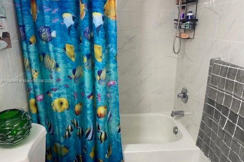 Copropriété à vendre à Tamarac, Floride: 1 chambre, 63.17 m2 № 1946494 - photo 13