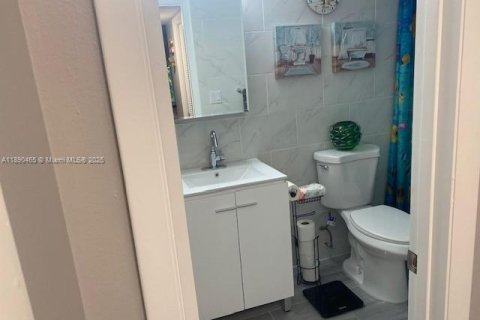 Copropriété à vendre à Tamarac, Floride: 1 chambre, 63.17 m2 № 1946494 - photo 10