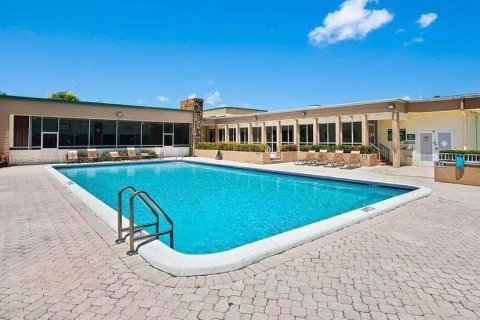 Copropriété à vendre à Tamarac, Floride: 1 chambre, 63.17 m2 № 1946494 - photo 17