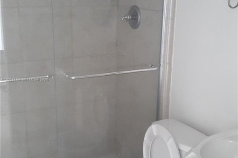 Condominio en alquiler en Aventura, Florida, 2 dormitorios, 99.68 m2 № 2170309 - foto 11
