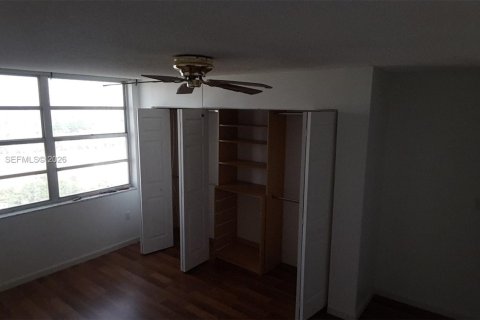 Condominio en alquiler en Aventura, Florida, 2 dormitorios, 99.68 m2 № 2170309 - foto 3