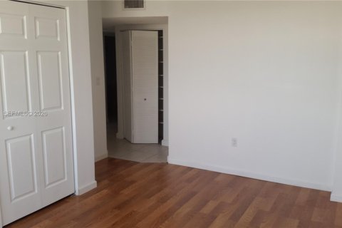 Condominio en alquiler en Aventura, Florida, 2 dormitorios, 99.68 m2 № 2170309 - foto 2
