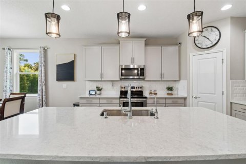 Casa en venta en Tampa, Florida, 4 dormitorios, 189.06 m2 № 2195625 - foto 7