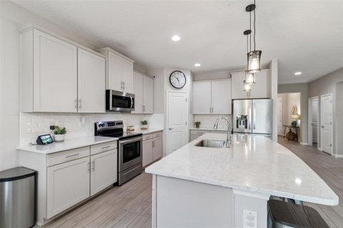 Casa en venta en Tampa, Florida, 4 dormitorios, 189.06 m2 № 2195625 - foto 9