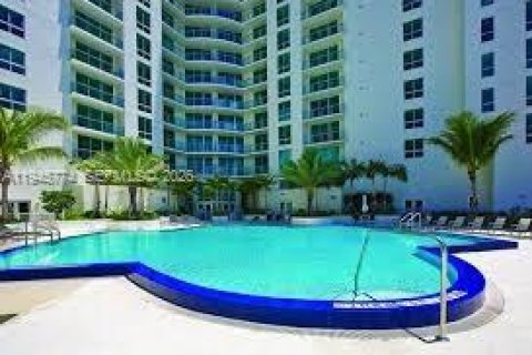 Condominio en venta en Miami, Florida, 1 dormitorio, 50.54 m2 № 2002528 - foto 2