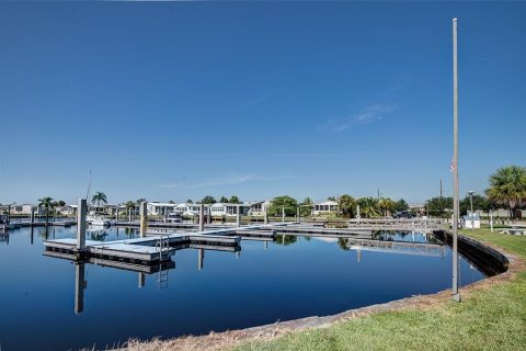 Appartement à louer à Punta Gorda, Floride: 2 chambres, 127.74 m2 № 971637 - photo 3