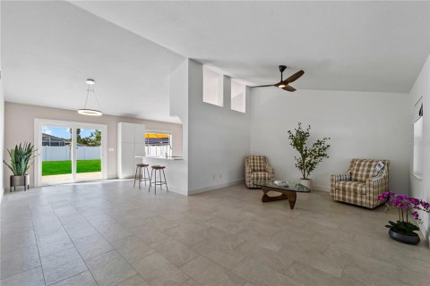 House in Palm Coast, Florida 3 bedrooms, 124.86 sq.m. № 1885400 - photo 4