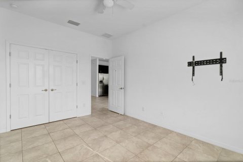 House in Poinciana, Florida 3 bedrooms, 114.73 sq.m. № 1569310 - photo 21