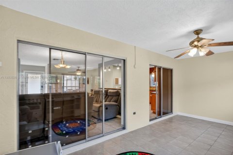 Купить виллу или дом в Маргит, Флорида 3 спальни, 128.11м2, № 1957244 - фото 15