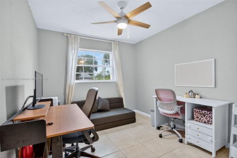 Купить виллу или дом в Маргит, Флорида 3 спальни, 128.11м2, № 1957244 - фото 19