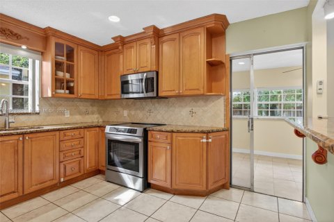 Купить виллу или дом в Маргит, Флорида 3 спальни, 128.11м2, № 1957244 - фото 6