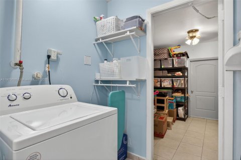 Купить виллу или дом в Маргит, Флорида 3 спальни, 128.11м2, № 1957244 - фото 30