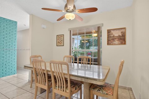 Купить виллу или дом в Маргит, Флорида 3 спальни, 128.11м2, № 1957244 - фото 7