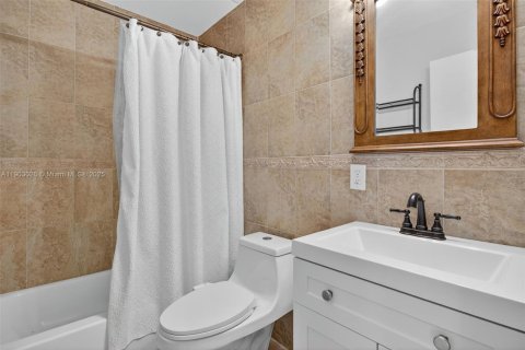 Купить виллу или дом в Маргит, Флорида 3 спальни, 128.11м2, № 1957244 - фото 17