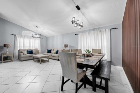 Villa ou maison à louer à Davenport, Floride: 4 chambres, 180.23 m2 № 2408656 - photo 4