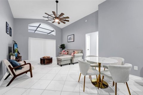 Villa ou maison à louer à Davenport, Floride: 4 chambres, 180.23 m2 № 2408656 - photo 9