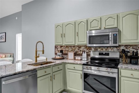 Villa ou maison à louer à Davenport, Floride: 4 chambres, 180.23 m2 № 2408656 - photo 6