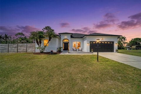 House in Myakka City, Florida 4 bedrooms, 214.42 sq.m. № 2110535