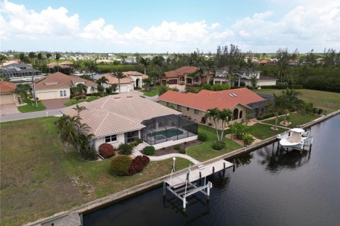 House in Punta Gorda, Florida 3 bedrooms, 177.81 sq.m. № 1759786 - photo 4