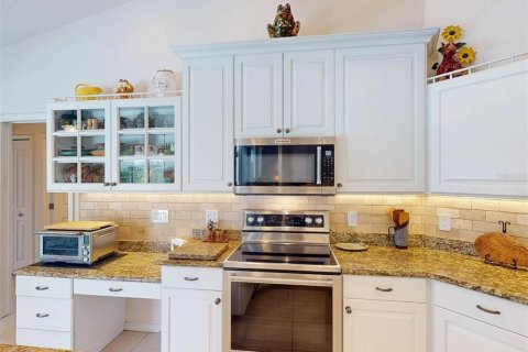 House in Punta Gorda, Florida 3 bedrooms, 177.81 sq.m. № 1759786 - photo 17
