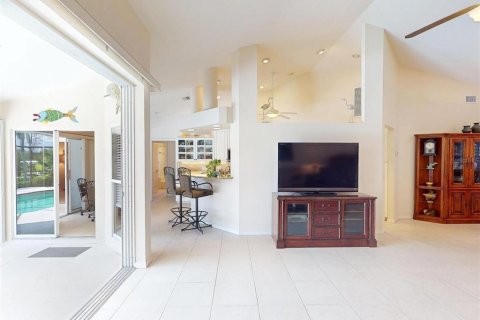 House in Punta Gorda, Florida 3 bedrooms, 177.81 sq.m. № 1759786 - photo 15