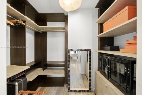 Condominio en alquiler en Miami, Florida, 2 dormitorios, 116.41 m2 № 1991924 - foto 18