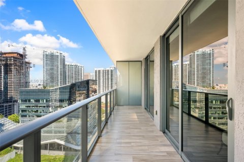 Condominio en alquiler en Miami, Florida, 2 dormitorios, 116.41 m2 № 1991924 - foto 4