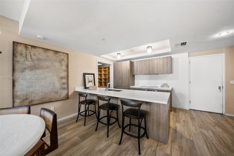 Condominio en alquiler en Miami, Florida, 2 dormitorios, 116.41 m2 № 1991924 - foto 9