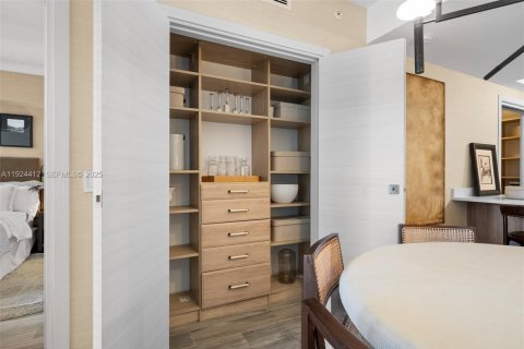 Condominio en alquiler en Miami, Florida, 2 dormitorios, 116.41 m2 № 1991924 - foto 8