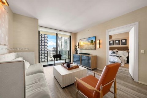 Condominio en alquiler en Miami, Florida, 2 dormitorios, 116.41 m2 № 1991924 - foto 1