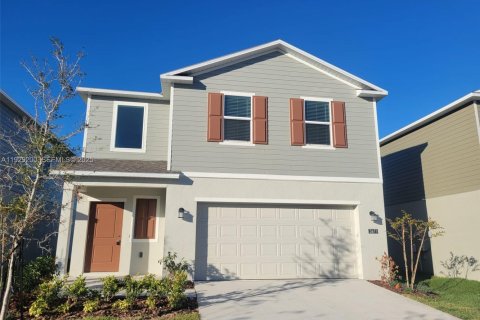 House in Lake Wales, Florida 4 bedrooms № 1987563 - photo 1