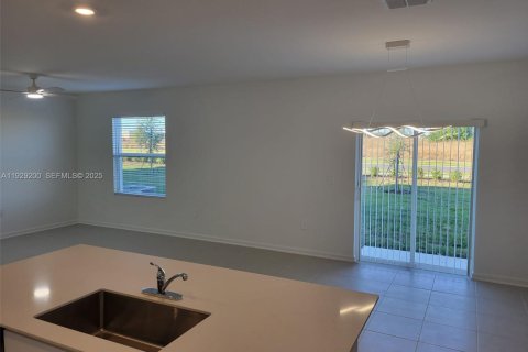 House in Lake Wales, Florida 4 bedrooms № 1987563 - photo 16